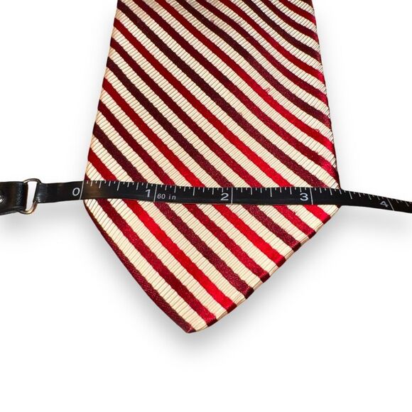 Paul Stuart Red & White Striped 100% Silk Handmade in France Tie - Picture 2 of 7